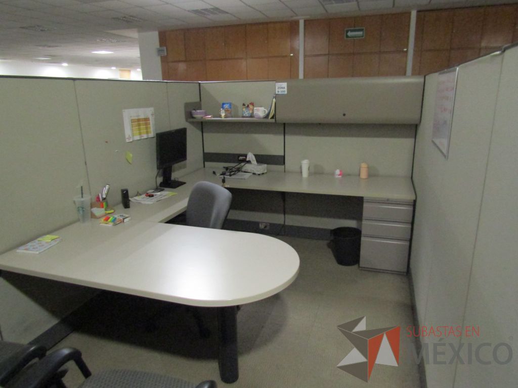 Lote 003 - Estación de trabajo para 9 personas con mampara alta - Imagen 3