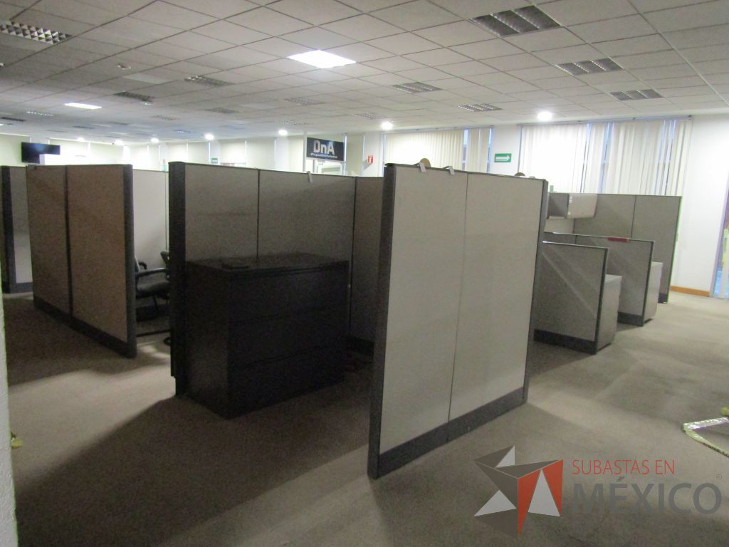 Lote 003 - Estación de trabajo para 9 personas con mampara alta - Imagen 17