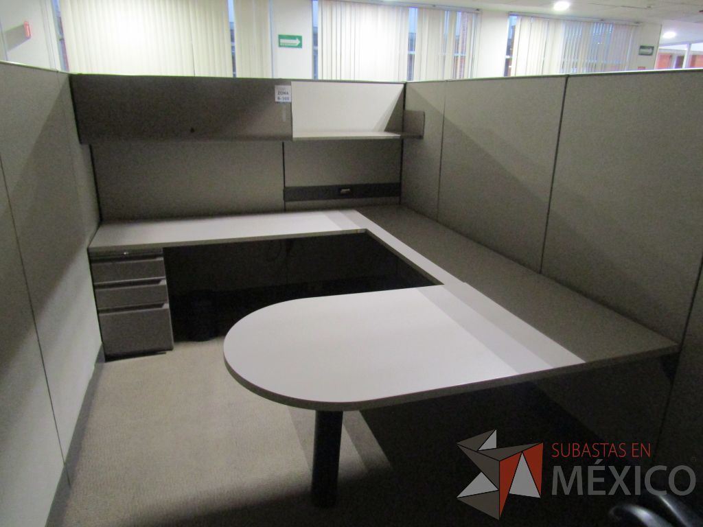 Lote 003 - Estación de trabajo para 9 personas con mampara alta - Imagen 21