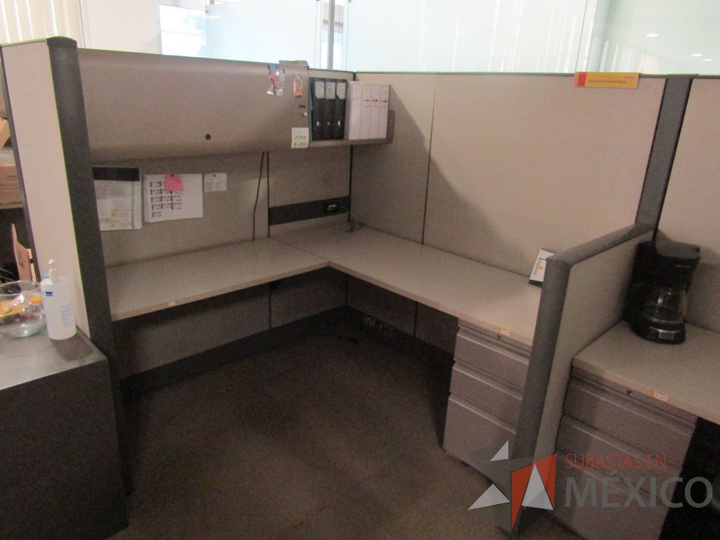 Lote 012 - Estación de trabajo para 2 personas de mampara alta con 2 gavetas - Imagen 4