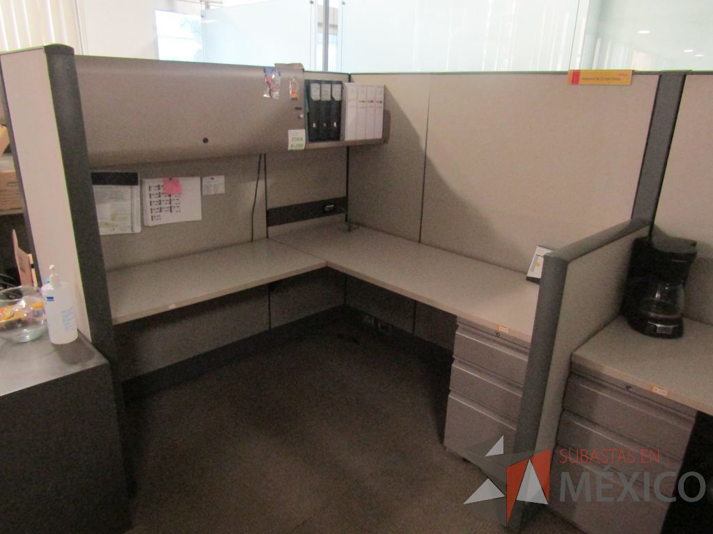 Lote 012 - Estación de trabajo para 2 personas de mampara alta con 2 gavetas - Imagen 16
