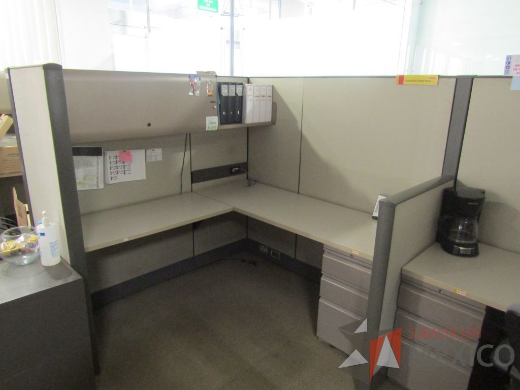Lote 012 - Estación de trabajo para 2 personas de mampara alta con 2 gavetas - Imagen 5