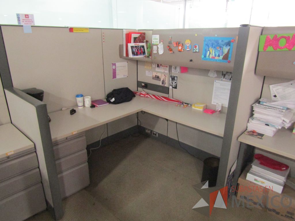 Lote 012 - Estación de trabajo para 2 personas de mampara alta con 2 gavetas - Imagen 6