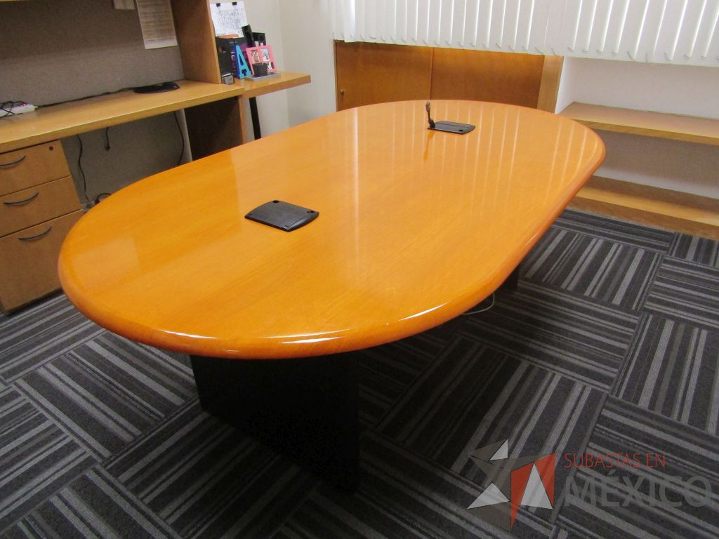 Lote 006 - Mesa de sala de juntas para 4 personas con base color negro - Imagen 3