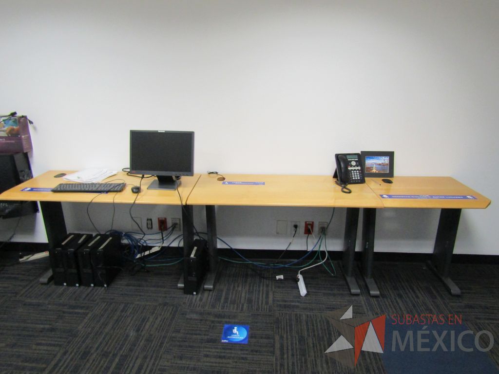 Lote 041 - 3 Mesa de trabajo para 1 persona unidas - Imagen 2