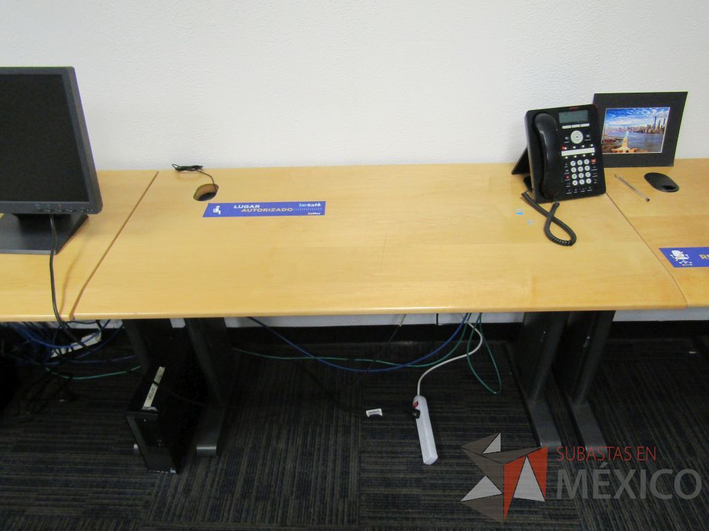 Lote 041 - 3 Mesa de trabajo para 1 persona unidas - Imagen 4