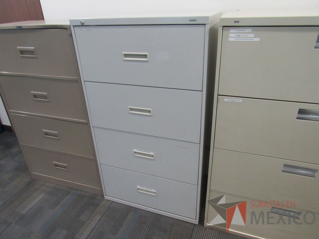 Lote 064 - Archivero metálico horizontal 4 cajones color gris