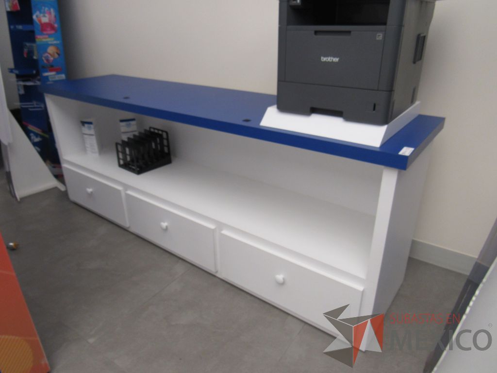 Lote 041 - Credenza con 3 cajones color blanco y cubierta color azul