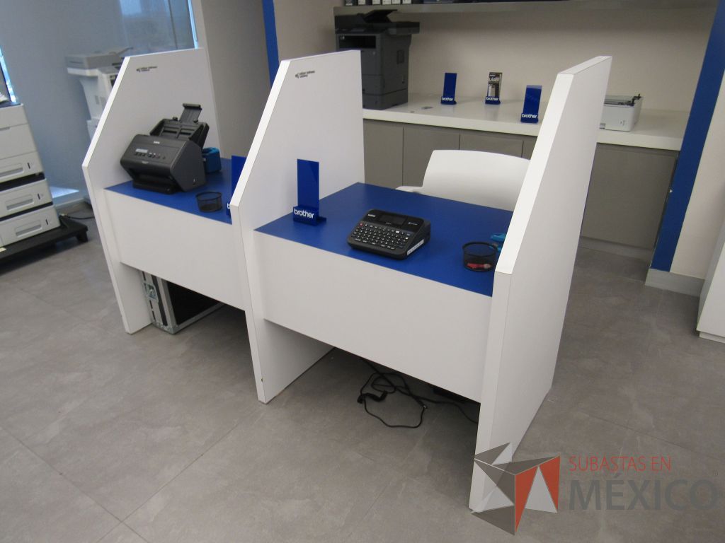 Lote 019 - Estación de trabajo para 2 personas con estructura color blanco con azul - Imagen 2