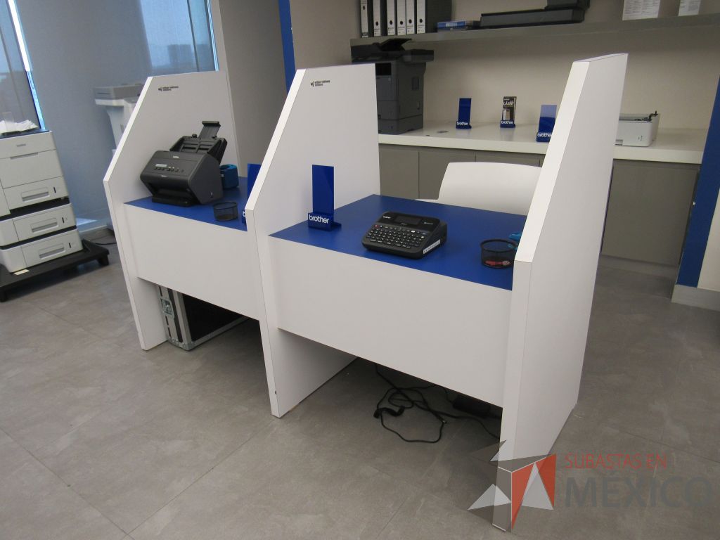 Lote 019 - Estación de trabajo para 2 personas con estructura color blanco con azul - Imagen 3