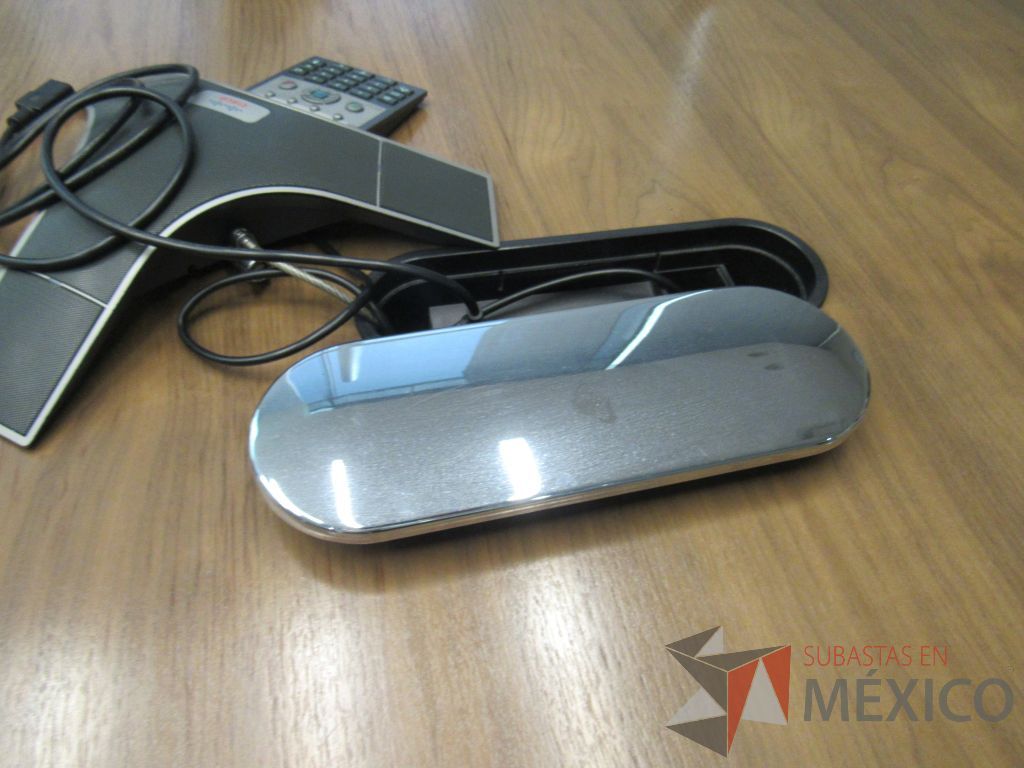 Lote 021 - Mesa de sala de juntas para 12 personas con base metálica - Imagen 5