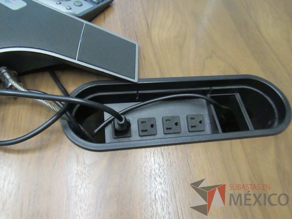 Lote 021 - Mesa de sala de juntas para 12 personas con base metálica - Imagen 6