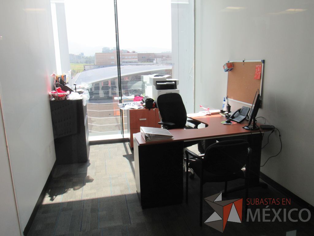 Lote 049 - Oficina Ejecutiva con escritorio en escuadra, Archivero y Credenza - Imagen 11