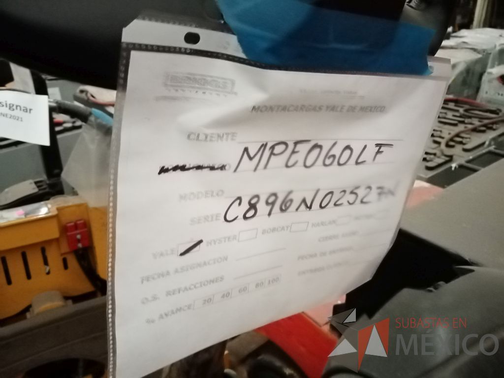 Lote 013 - Tractor de arrastre Yale MPE060LFN24T2748, Año: 2015 - Imagen 17
