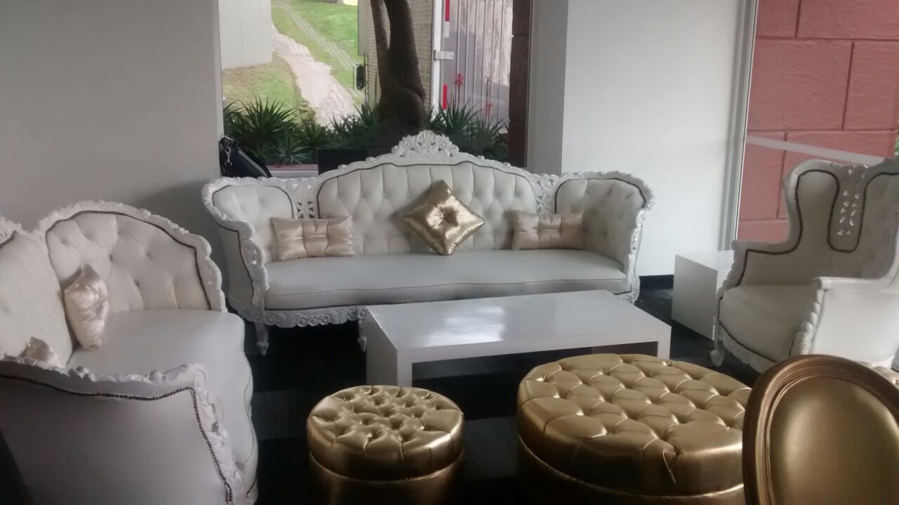 Lote 002 - Sala conformada por 3 Sillones y 3 Mesas Luis XV - Imagen 6