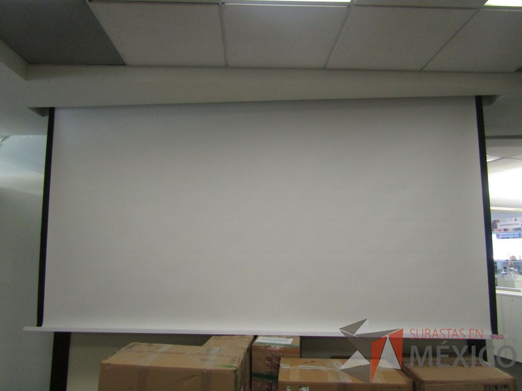 Lote 140 - Pantalla para proyector - Imagen 2