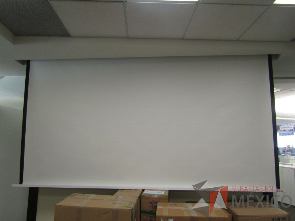 Lote 140 - Pantalla para proyector - Imagen 3