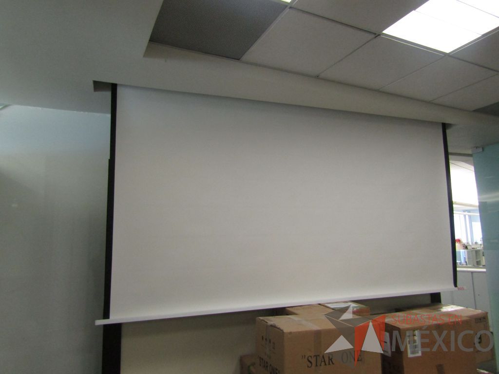 Lote 140 - Pantalla para proyector - Imagen 5