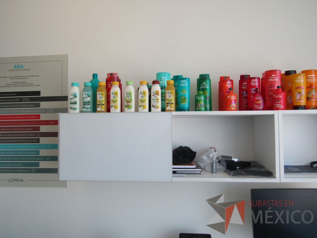 Lote 189 - Escritorio en escuadra , 1 librero con 2 entrepaños y 2 gavetas empotradas. - Imagen 9