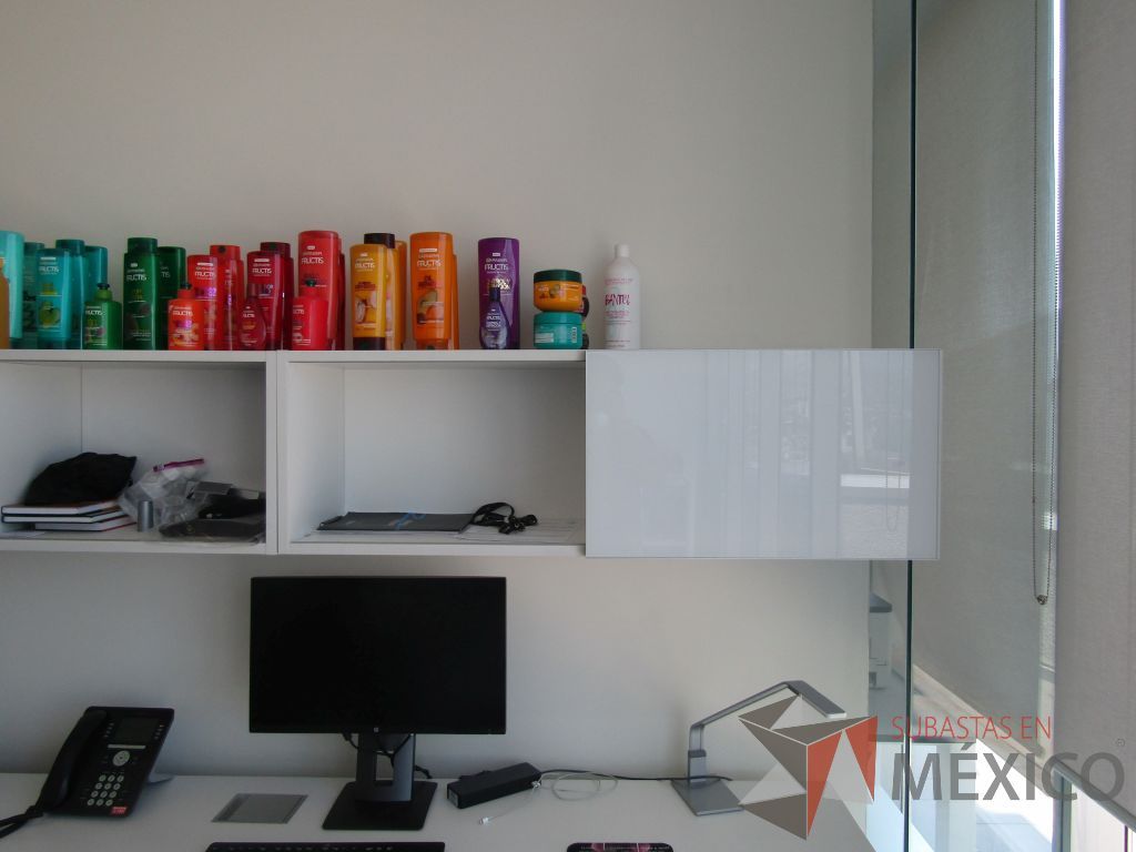 Lote 189 - Escritorio en escuadra , 1 librero con 2 entrepaños y 2 gavetas empotradas. - Imagen 10