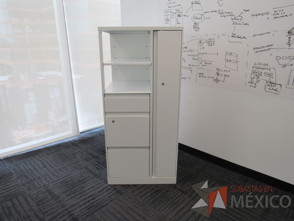 Lote 205 - 2 Gabinetes metálicos con 3 cajones, 1 puerta y 1 entrepaño color blanco. - Imagen 5