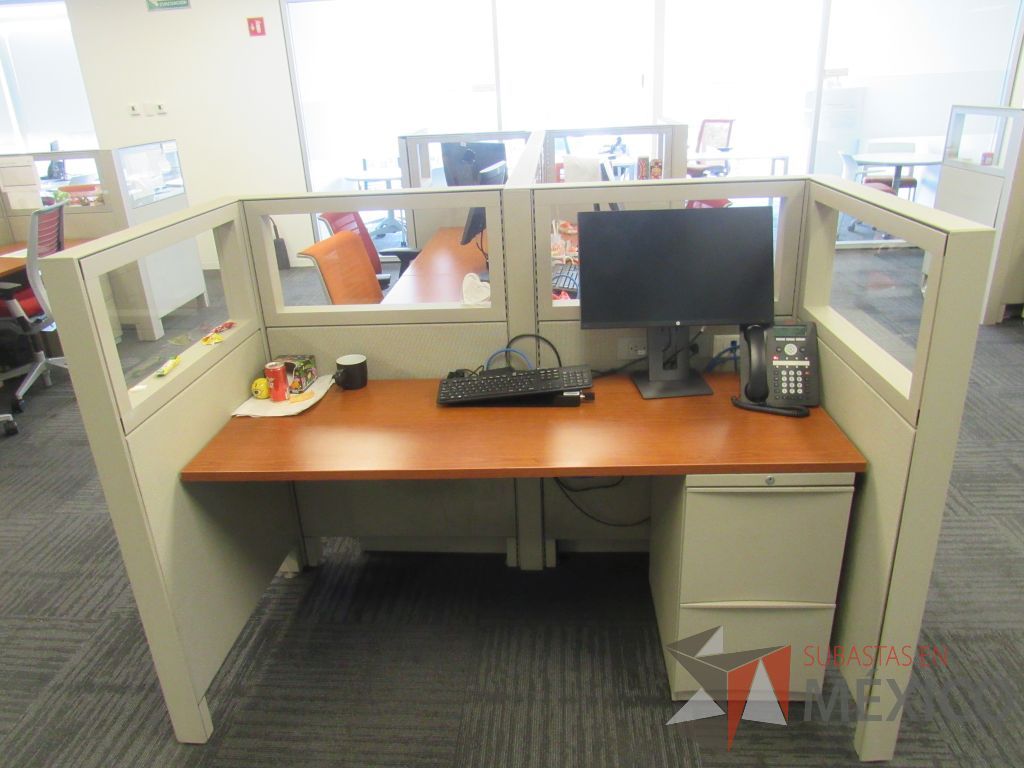 Lote 289 - Estación de trabajo para 6 personas con 6 archiveros de pedestal de 2 cajones - Imagen 8