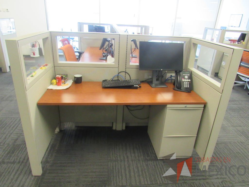 Lote 289 - Estación de trabajo para 6 personas con 6 archiveros de pedestal de 2 cajones - Imagen 10