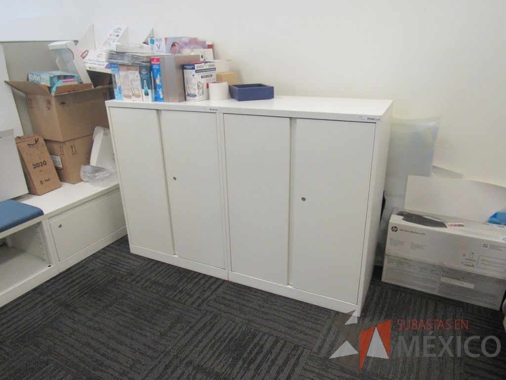 Lote 108 - 2 Gabinete metálico con 4 puertas color blanco - Imagen 5