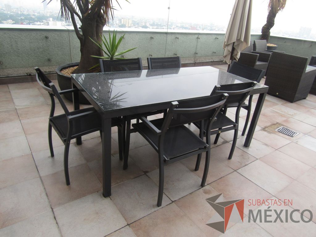Lote 195 - 6 Silla fija con 4 pata metálicas, asiento y respaldo en malla color negro. - Imagen 6
