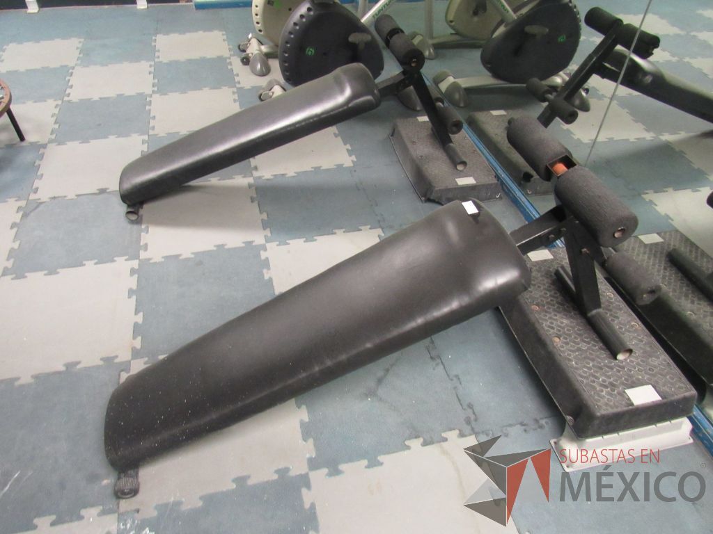 Lote 021 - Banco plano para abdominales y Bicicleta en mal estado, sin pedales y asiento roto - Imagen 13