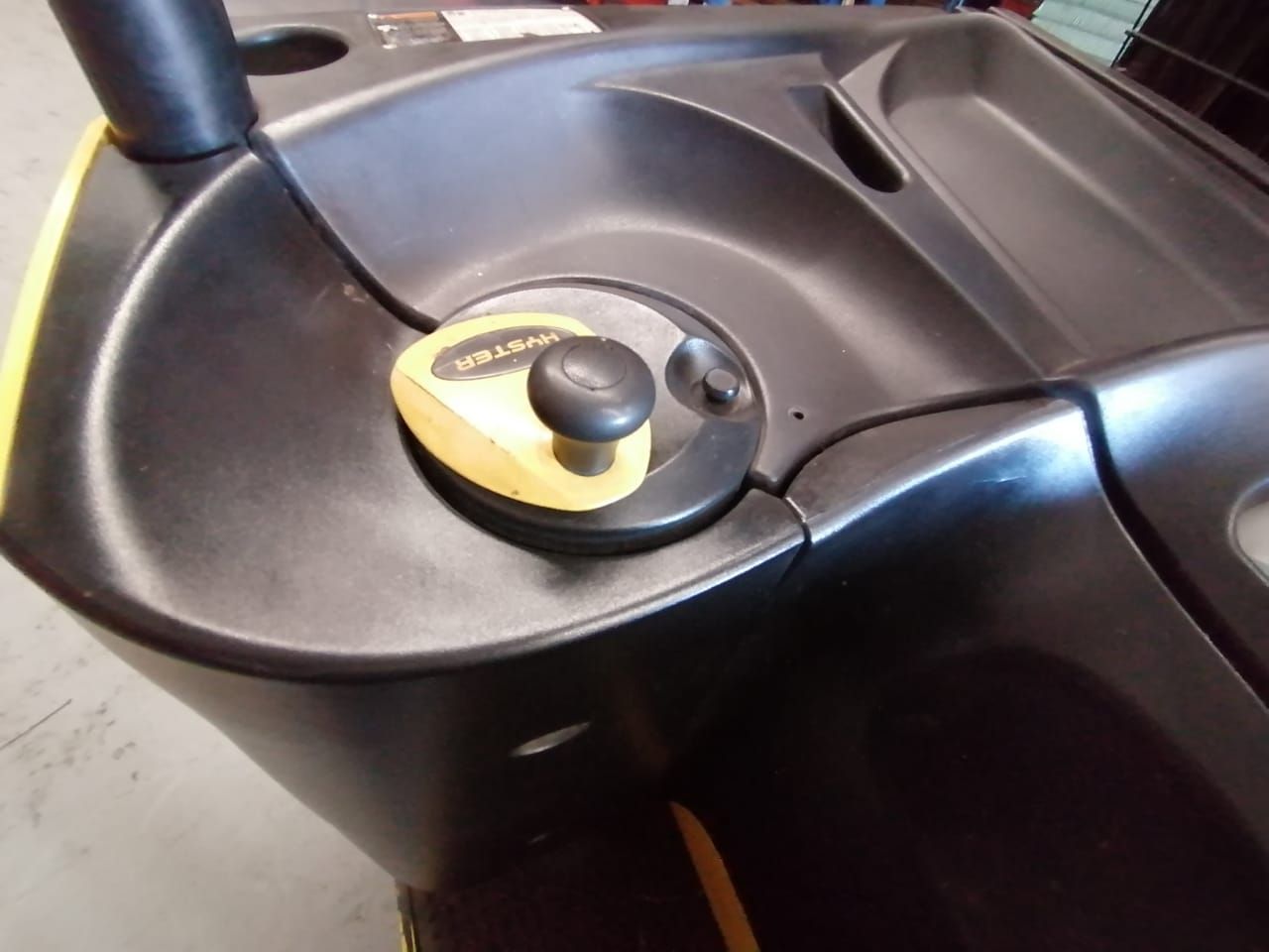 Lote 004 - Montacargas Eléctrico, Hyster N45ZR2-18.5, Año: 2015 - Imagen 12