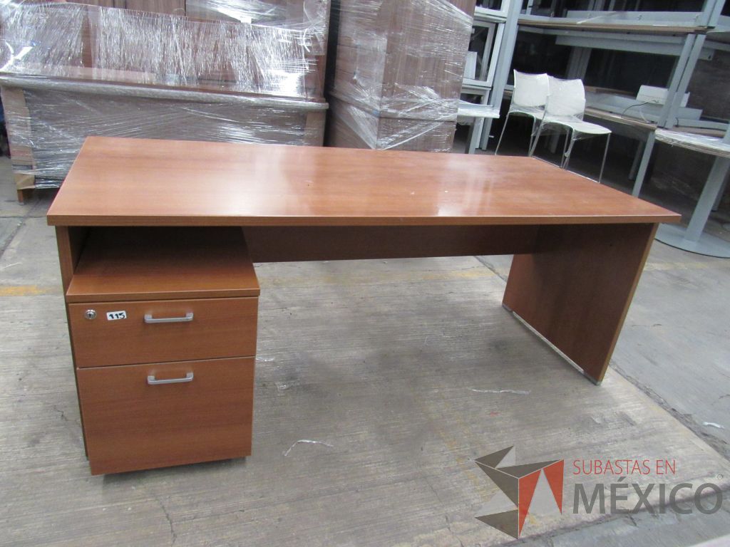 Lote 048 - Escritorio tipo madera con archivero móvil de 2 cajones color café - Imagen 5