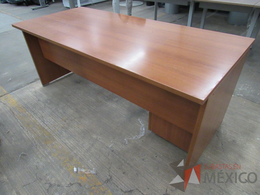 Lote 048 - Escritorio tipo madera con archivero móvil de 2 cajones color café - Imagen 8