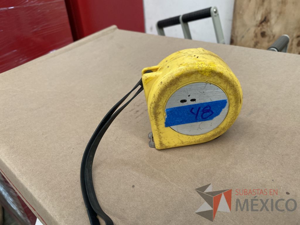 Lote 178 - 2 Exactos , Porta herramienta, Martillo anti-vibración, Escuadras metálicas, Cortadora, Uniones eléctricas... - Imagen 47