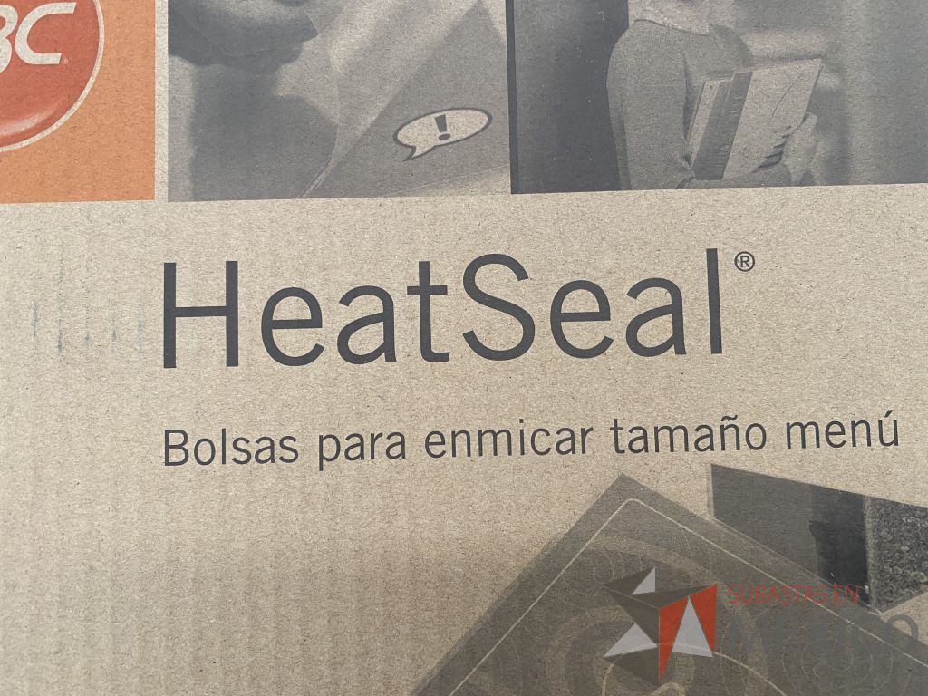 Lote 184 - Carpetas, Paquetes de hojas, Sobre bolsas, Engrapadoras y más - Imagen 205