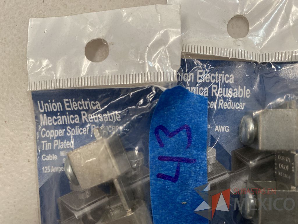 Lote 178 - 2 Exactos , Porta herramienta, Martillo anti-vibración, Escuadras metálicas, Cortadora, Uniones eléctricas... - Imagen 45