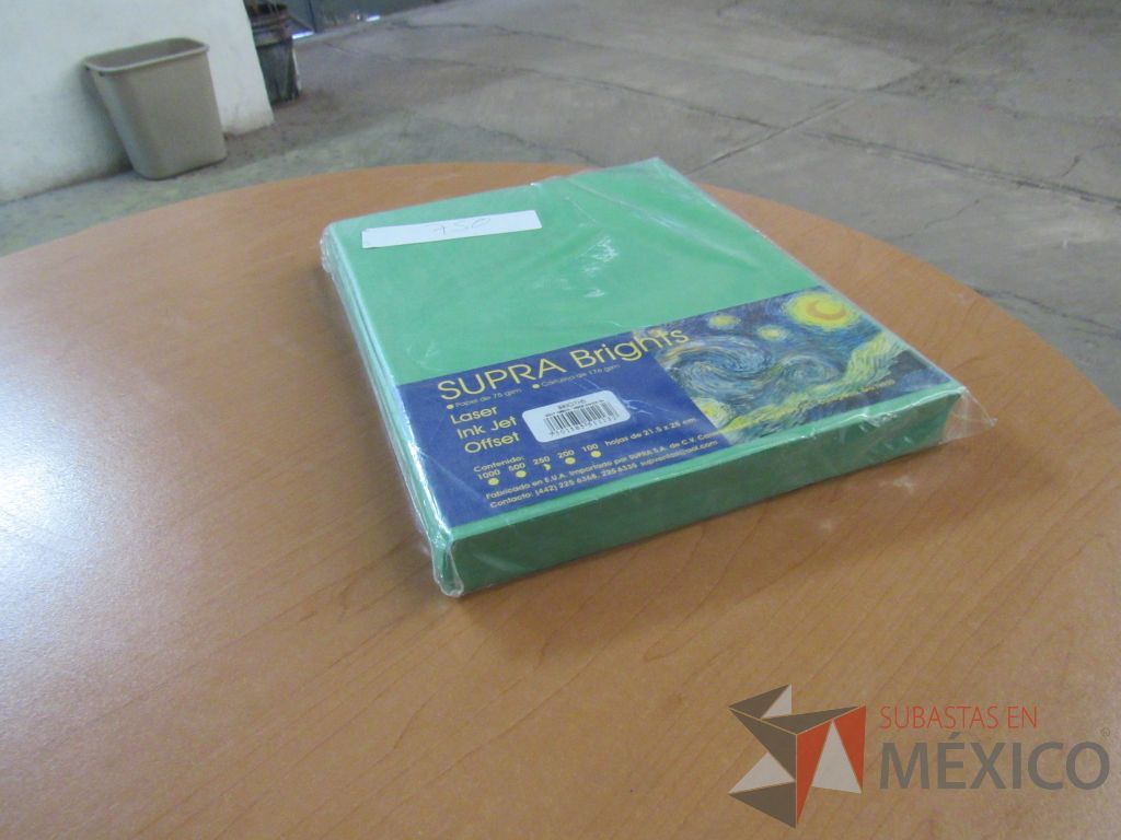 Lote 184 - Carpetas, Paquetes de hojas, Sobre bolsas, Engrapadoras y más - Imagen 166
