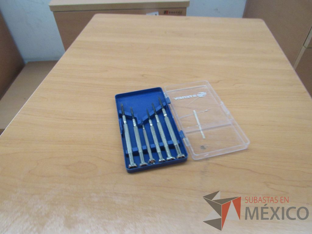 Lote 178 - 2 Exactos , Porta herramienta, Martillo anti-vibración, Escuadras metálicas, Cortadora, Uniones eléctricas... - Imagen 59