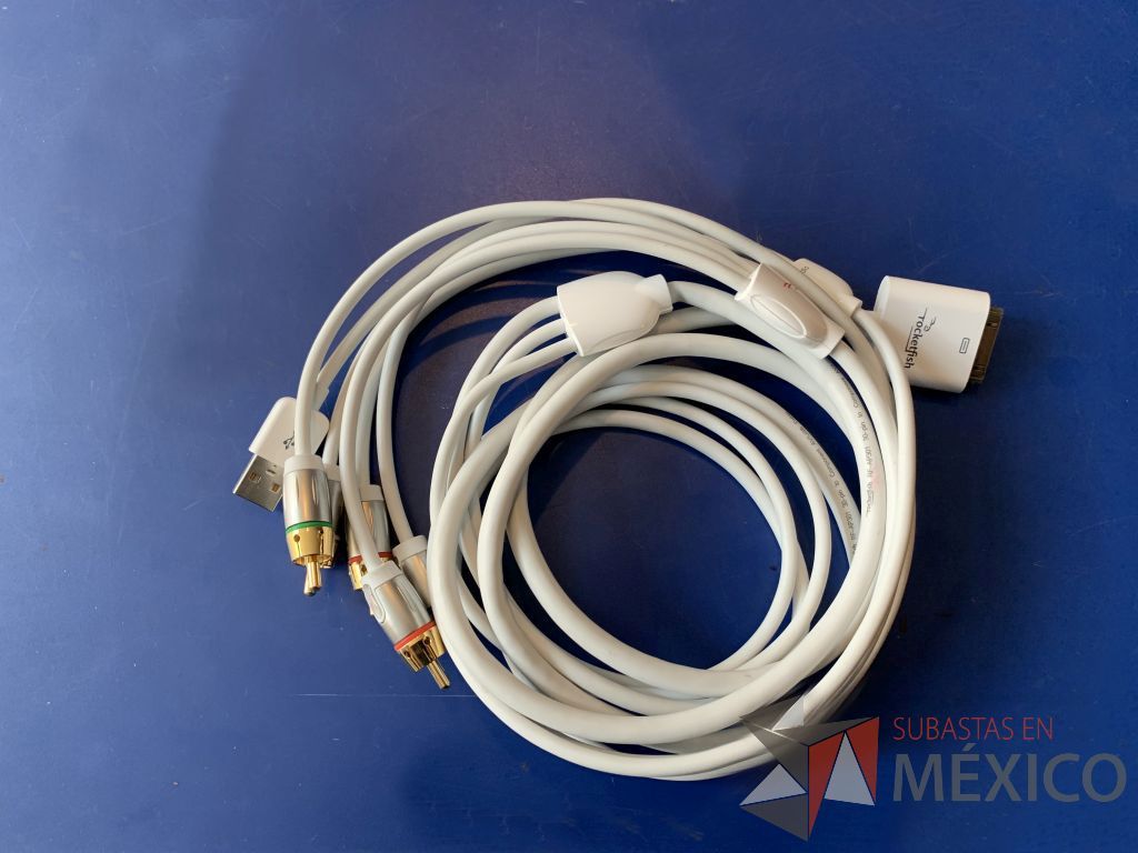 Lote 051 – 1 Cable AV/USB p/IPAD,2 adaptadores minidisplay a VGA original Apple,1 adaptador VGA a IPOD original Apple,1 adaptador VGA a HDMI,5 divisores VGA de 2 vias, 1 multiplexor Steren COM-315 - Imagen 2