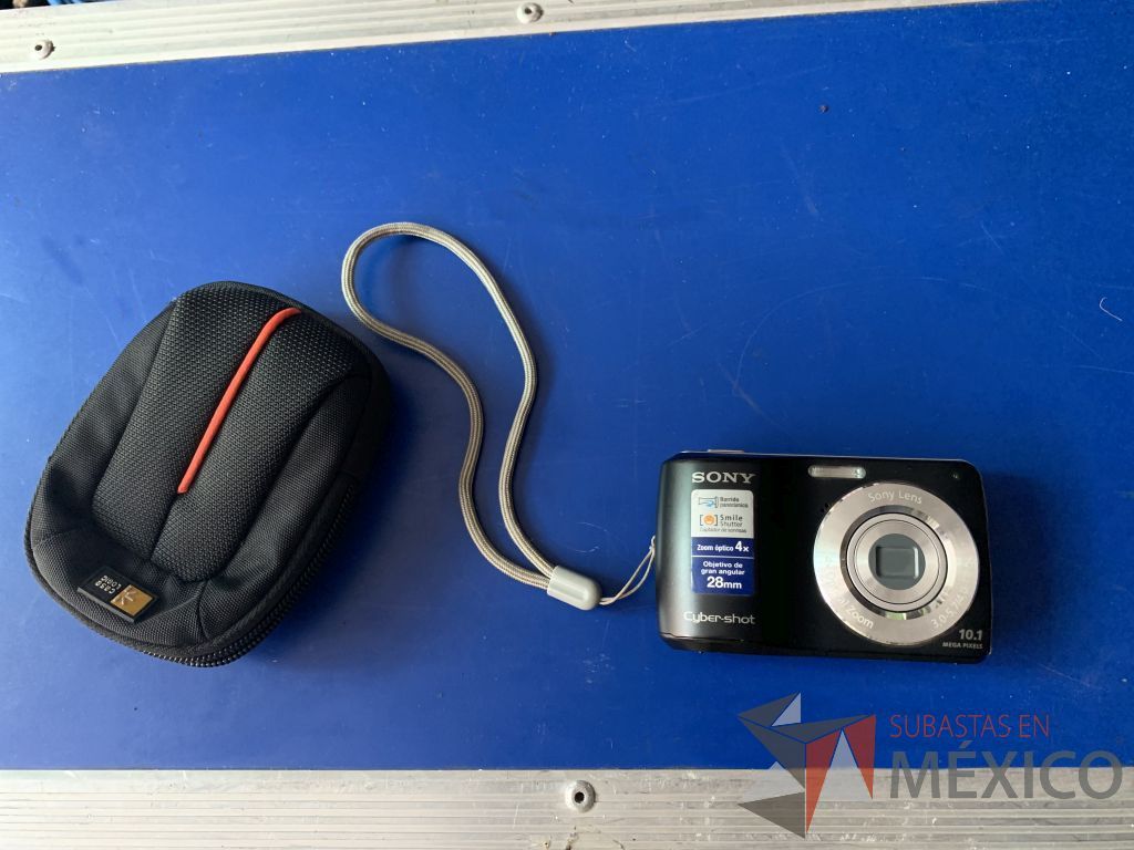 Lote 026 – Cámara digital 10.1 megapixeles Sony DSC-S3000, Cyber-shot, zoom optica