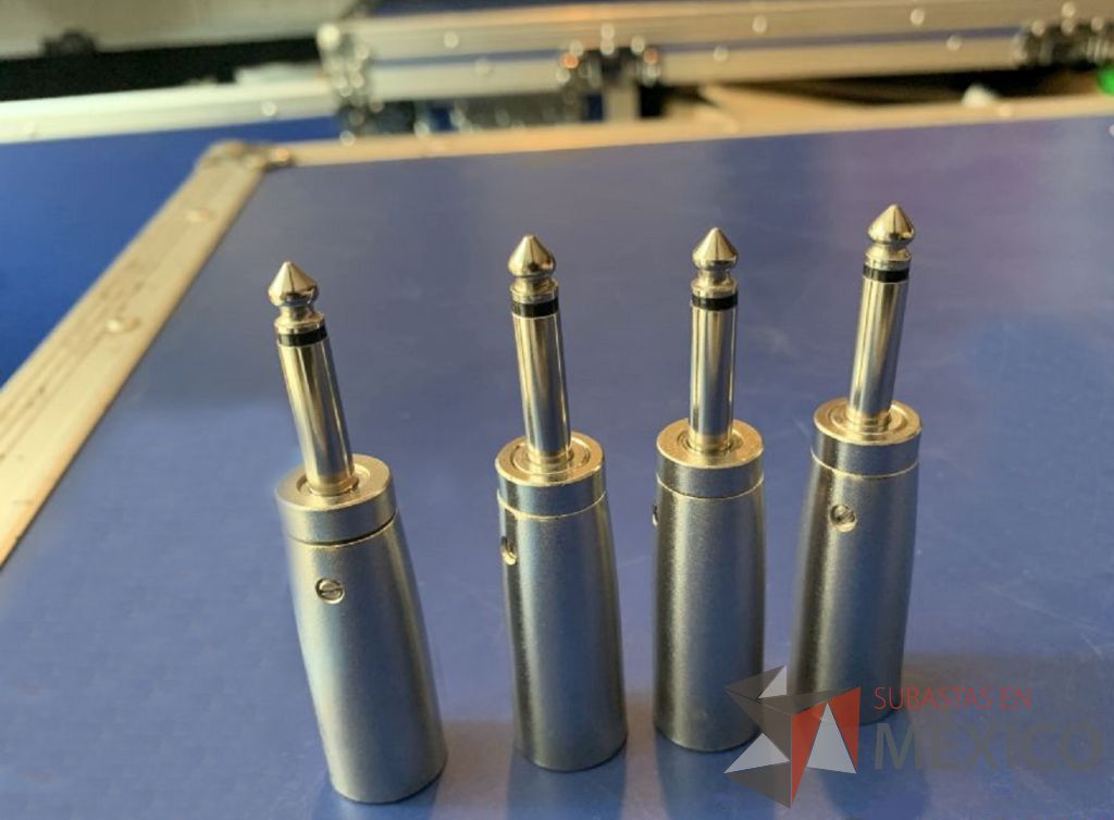 Lote 016 – 206 Conectores y adaptadores de diversas conexiones ( VGA,CANON,PLUG,HDMI,RCA etc.)