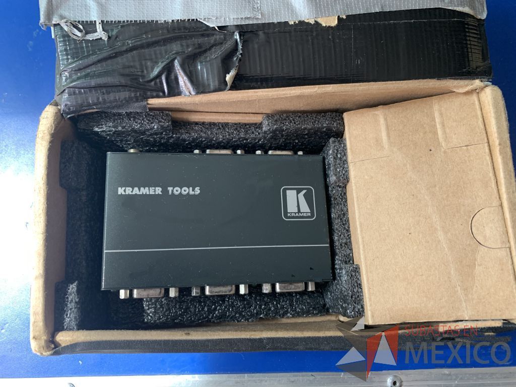 Lote 006 – 4 Distribuidores de video VGA Kramer (1 VP-400 y 3 VP-400K) - Imagen 2