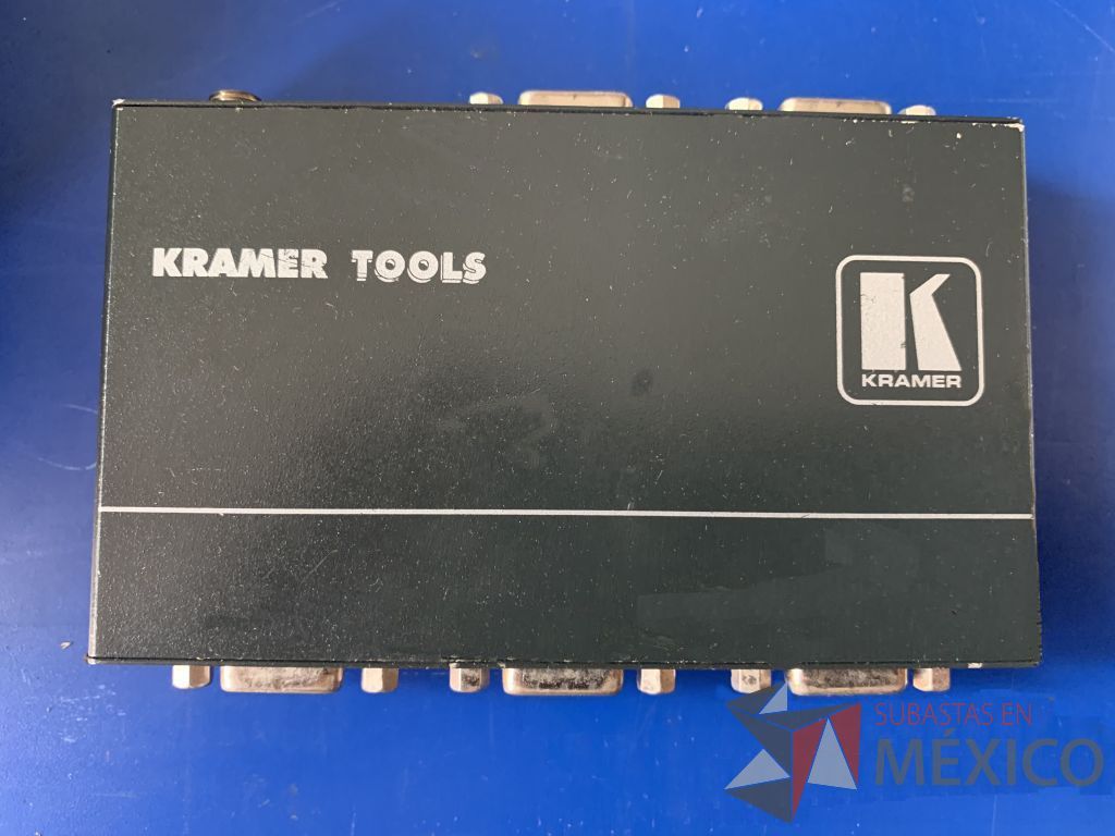 Lote 006 – 4 Distribuidores de video VGA Kramer (1 VP-400 y 3 VP-400K)