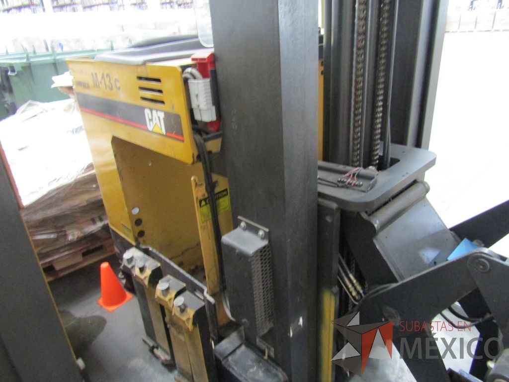 Lote 003- Montacargas Caterpillar NRR45, año 2004, en malas condiciones - Imagen 7