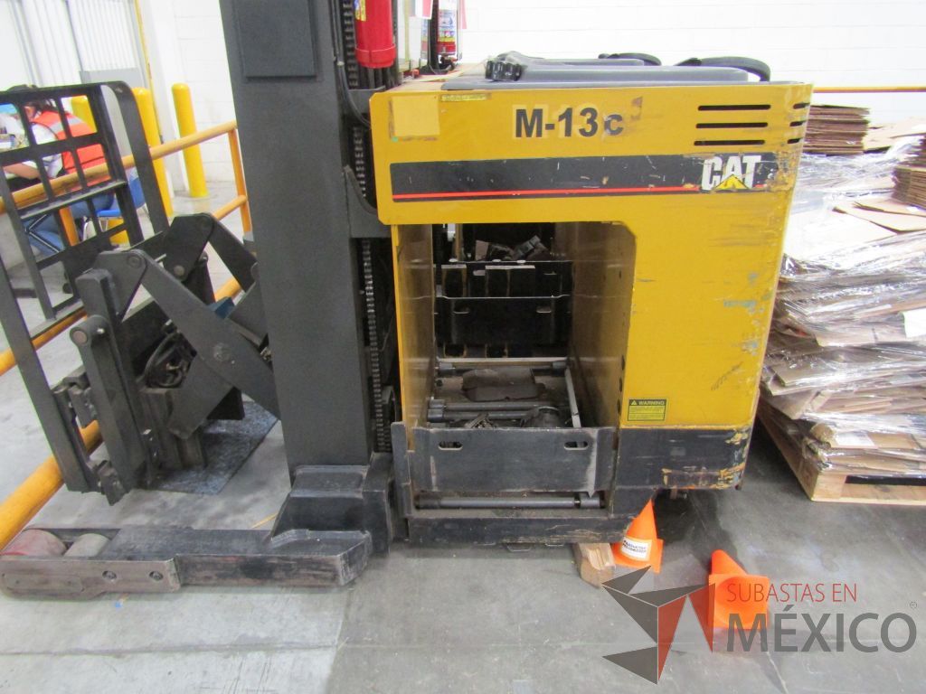 Lote 003- Montacargas Caterpillar NRR45, año 2004, en malas condiciones - Imagen 11