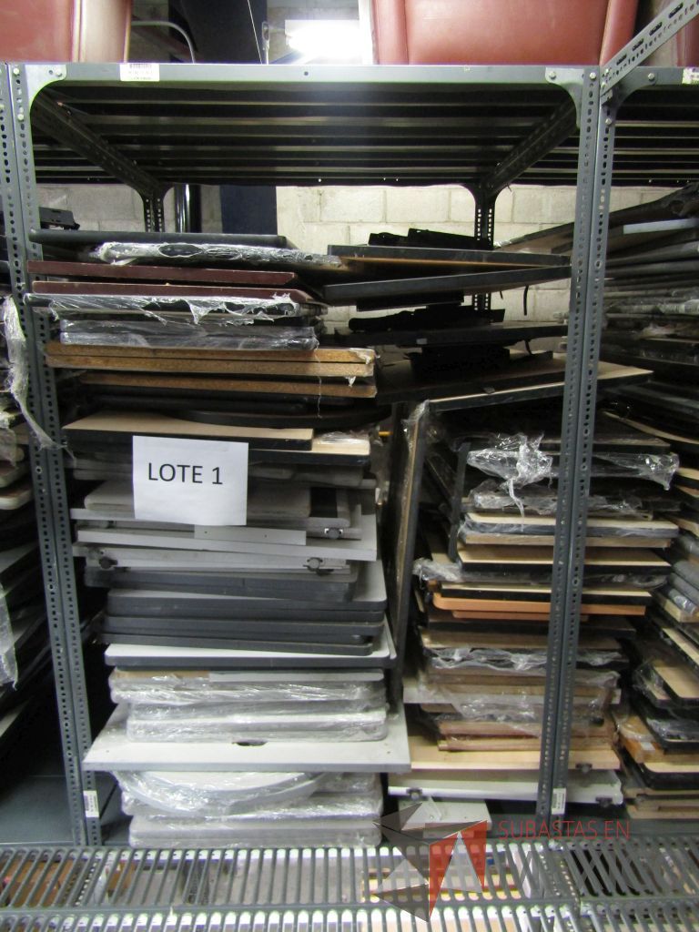 Lote 001 - Más de 600 artículos de, archiveros, botes para basura, ceniceros, loncheras y cubiertas. - Imagen 51