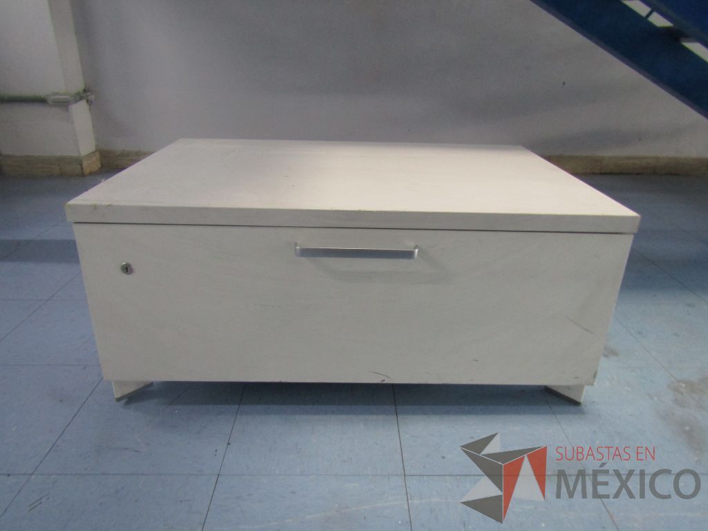 INV 027 - Gabinete metálico de 1 cajón color blanco