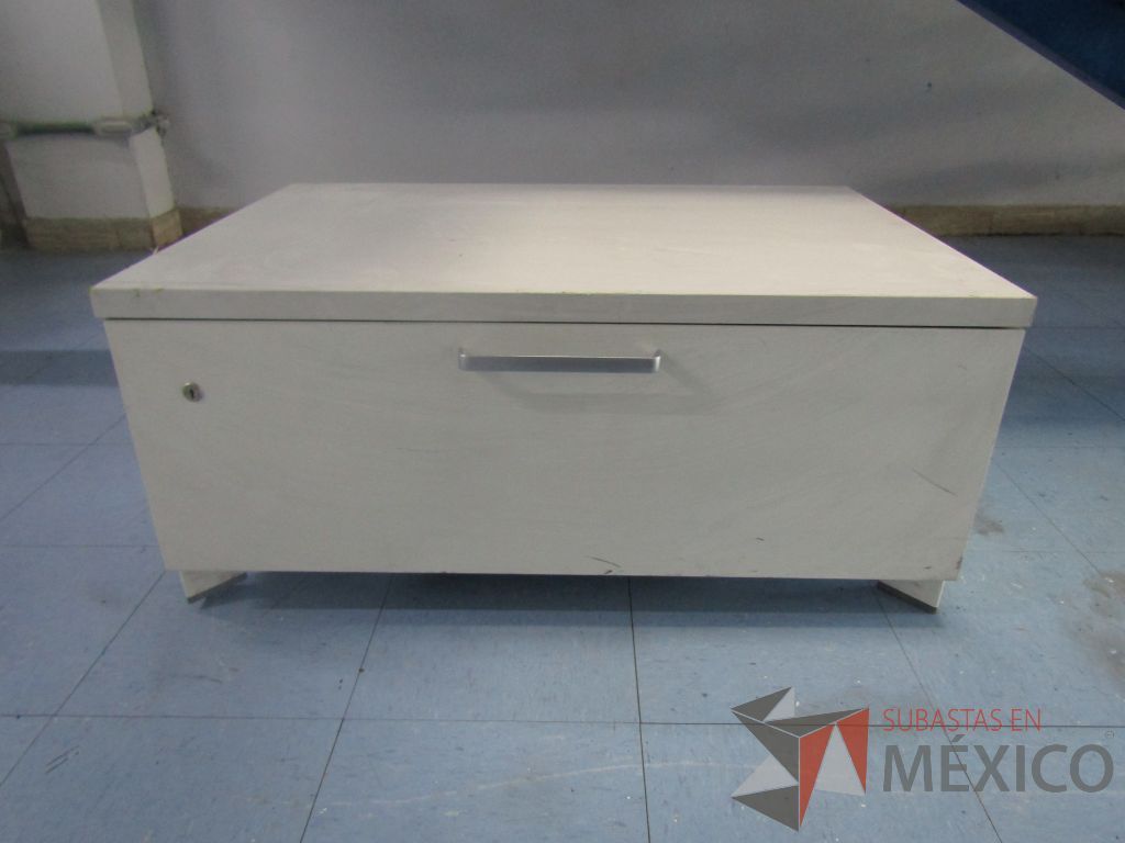 INV 027 - Gabinete metálico de 1 cajón color blanco - Imagen 9