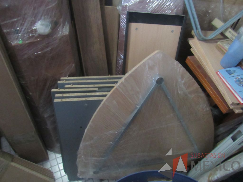Lote 063 - Accesorios para estación de trabajo, archiveros, cubiertas, mamparas y gavetas - Imagen 4