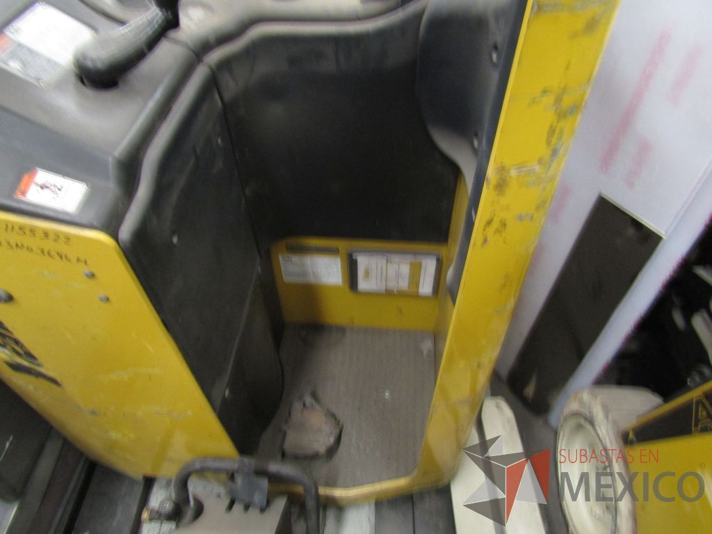 Lote 019 - Montacargas eléctrico YALE ESC040ACN36TQ099, Año: 2015 - Imagen 10